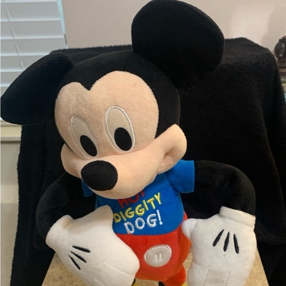 Mickey Mouse Clubhouse Motorized Hot Diggity Sing, Dance and Play Disney Hot Dog - Picture 1 of 12